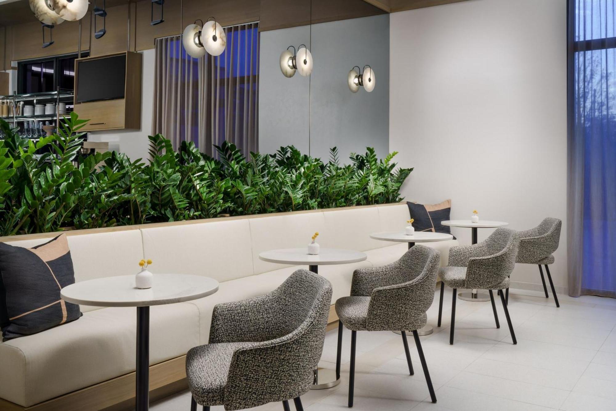 Ac Hotel By Marriott Naples 5Th Avenue Εξωτερικό φωτογραφία