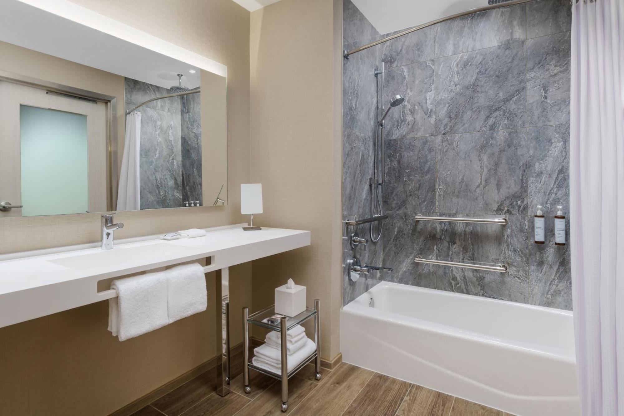 Ac Hotel By Marriott Naples 5Th Avenue Εξωτερικό φωτογραφία