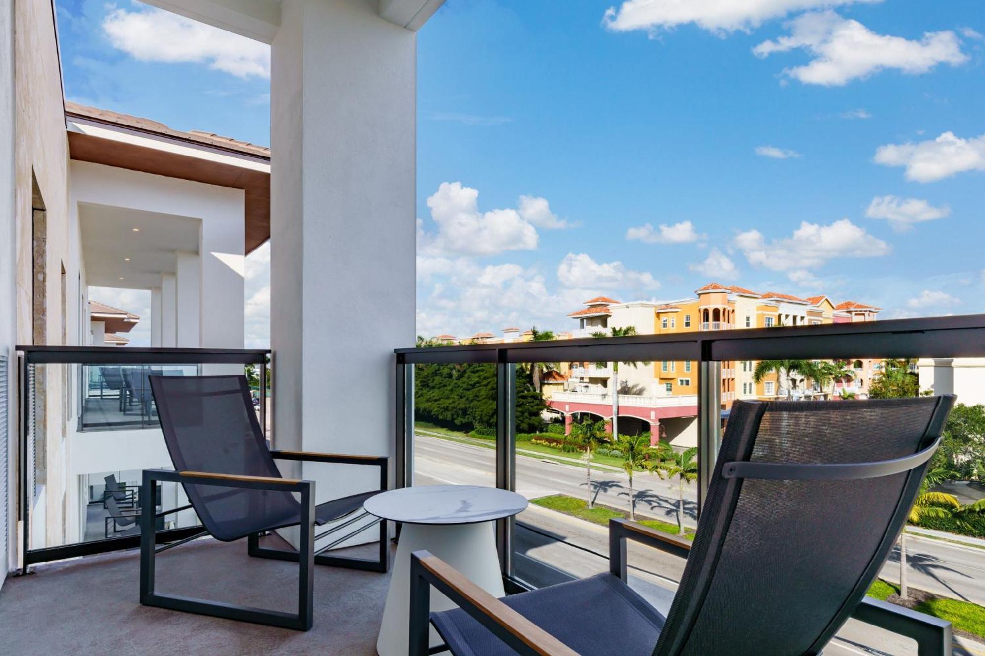 Ac Hotel By Marriott Naples 5Th Avenue Εξωτερικό φωτογραφία