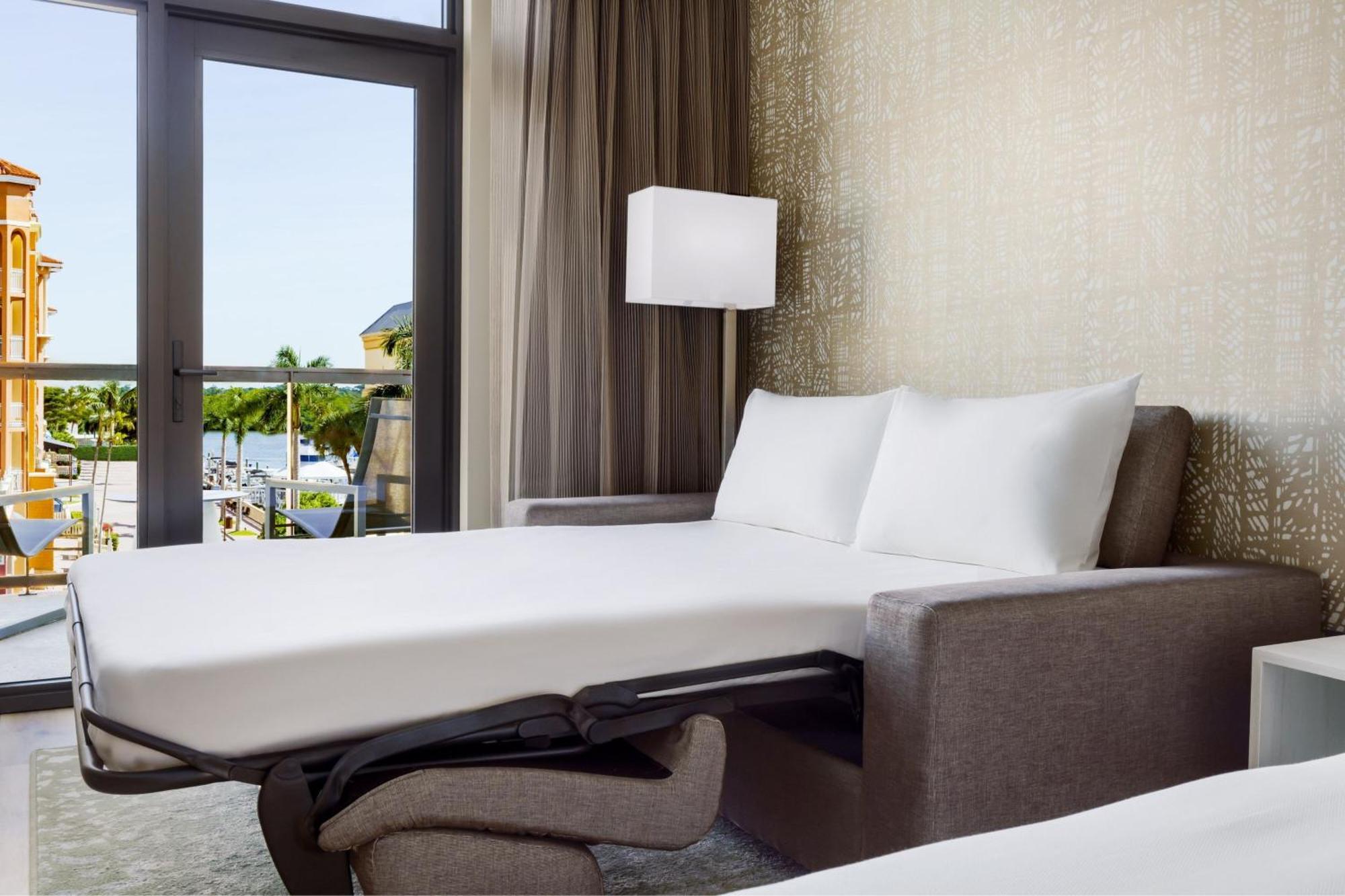 Ac Hotel By Marriott Naples 5Th Avenue Εξωτερικό φωτογραφία