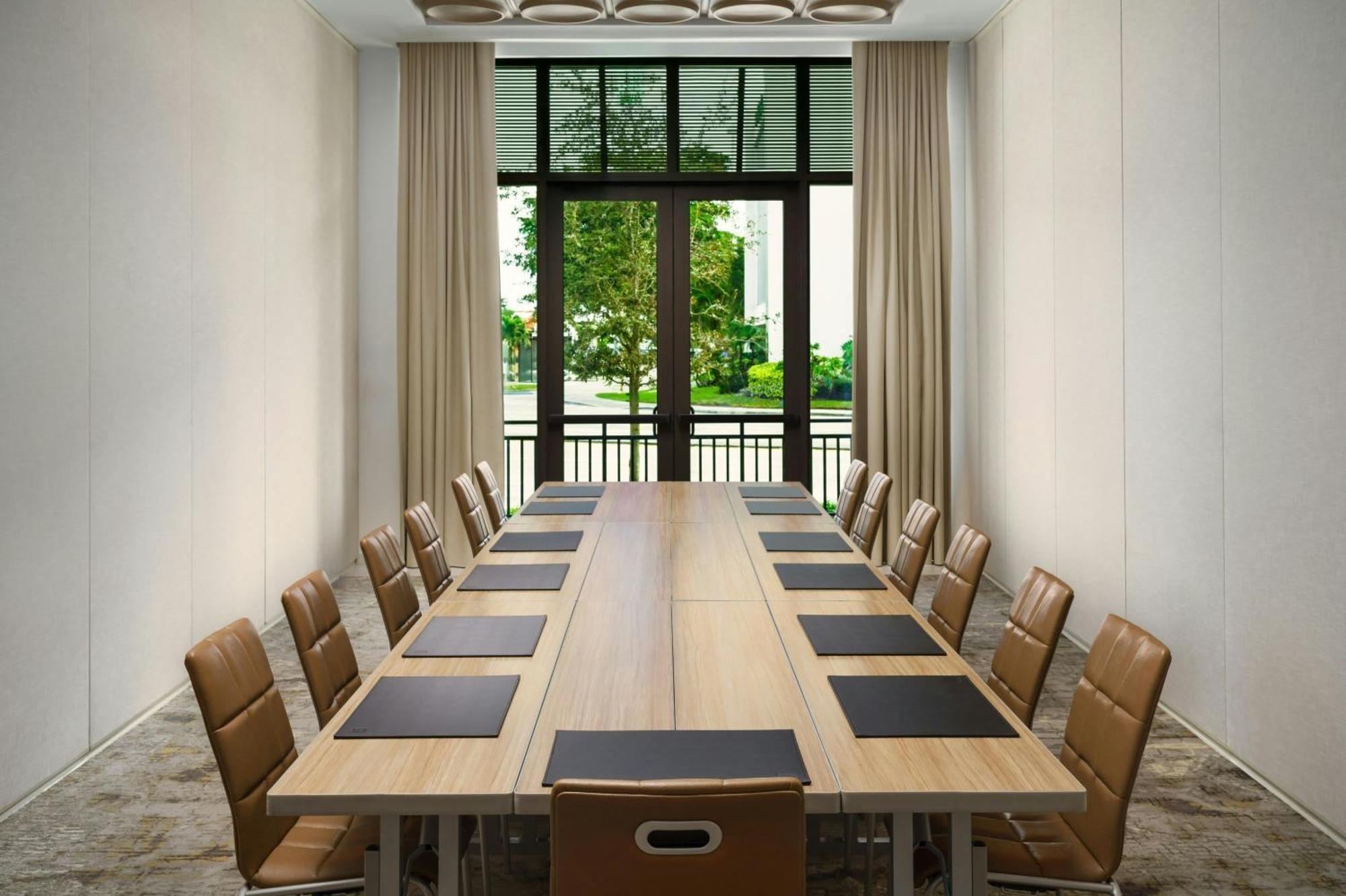 Ac Hotel By Marriott Naples 5Th Avenue Εξωτερικό φωτογραφία