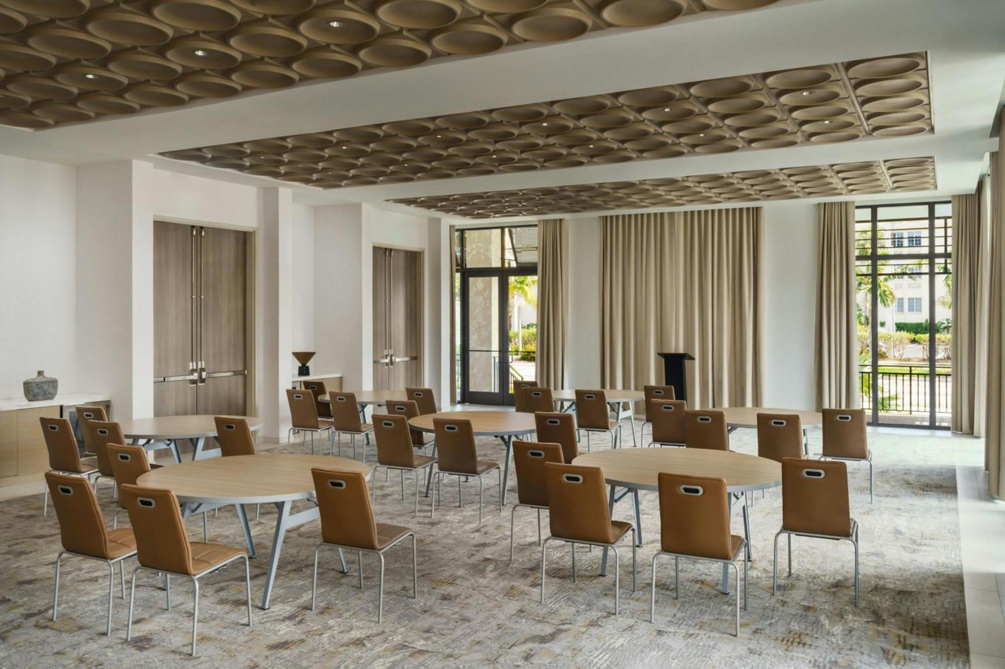 Ac Hotel By Marriott Naples 5Th Avenue Εξωτερικό φωτογραφία