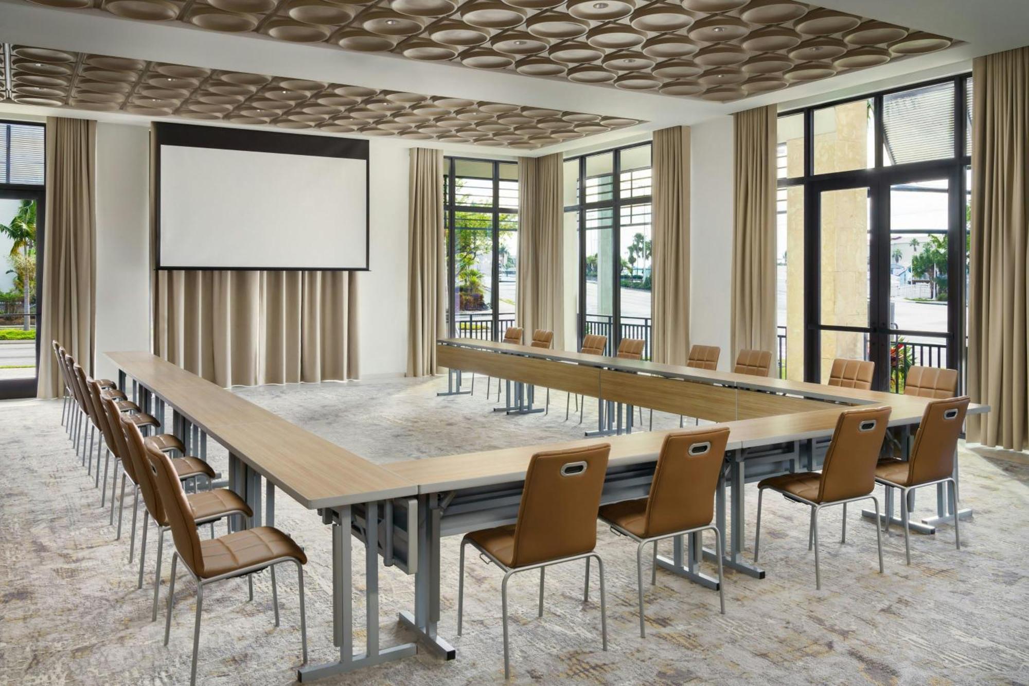 Ac Hotel By Marriott Naples 5Th Avenue Εξωτερικό φωτογραφία